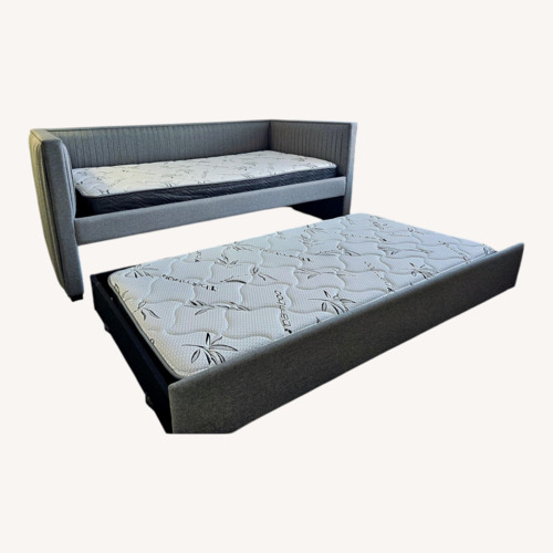 Used American Furniture Manufacturing Daybed for sale on AptDeco