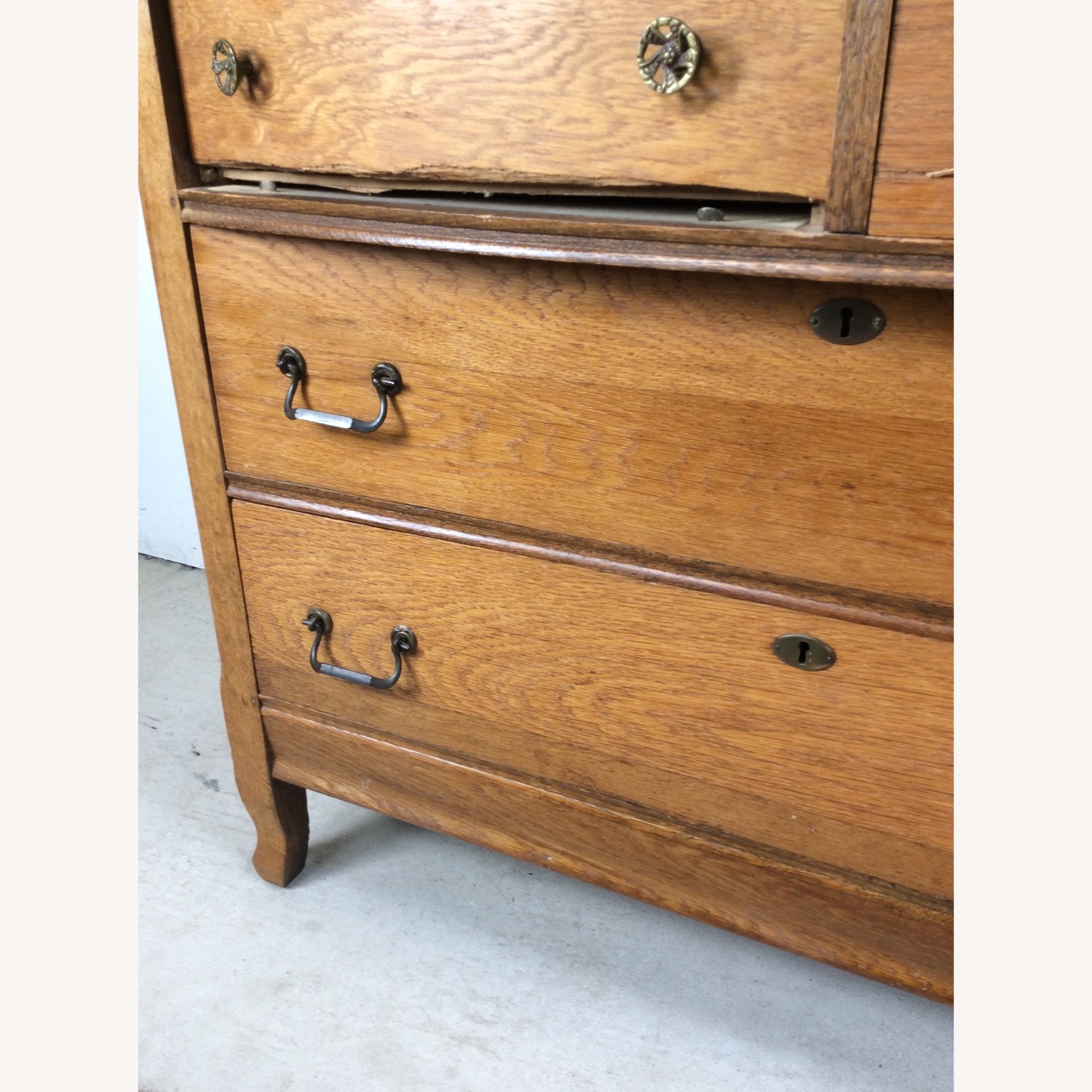 Antique 5 Drawer Dresser with Large Mirror - image-17