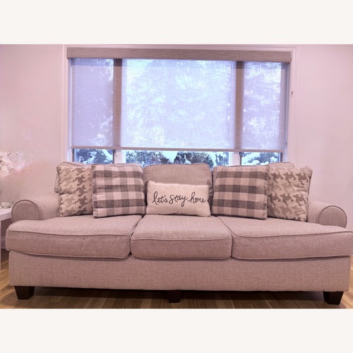 Used Raymour & Flanigan Shiloh Light Gray 3+ Seater Sofa for sale on AptDeco