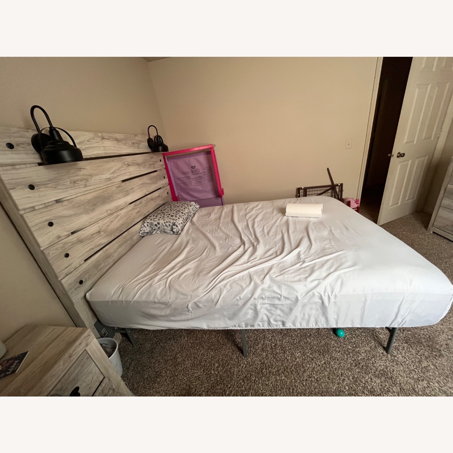 Ashley Bed - image-2