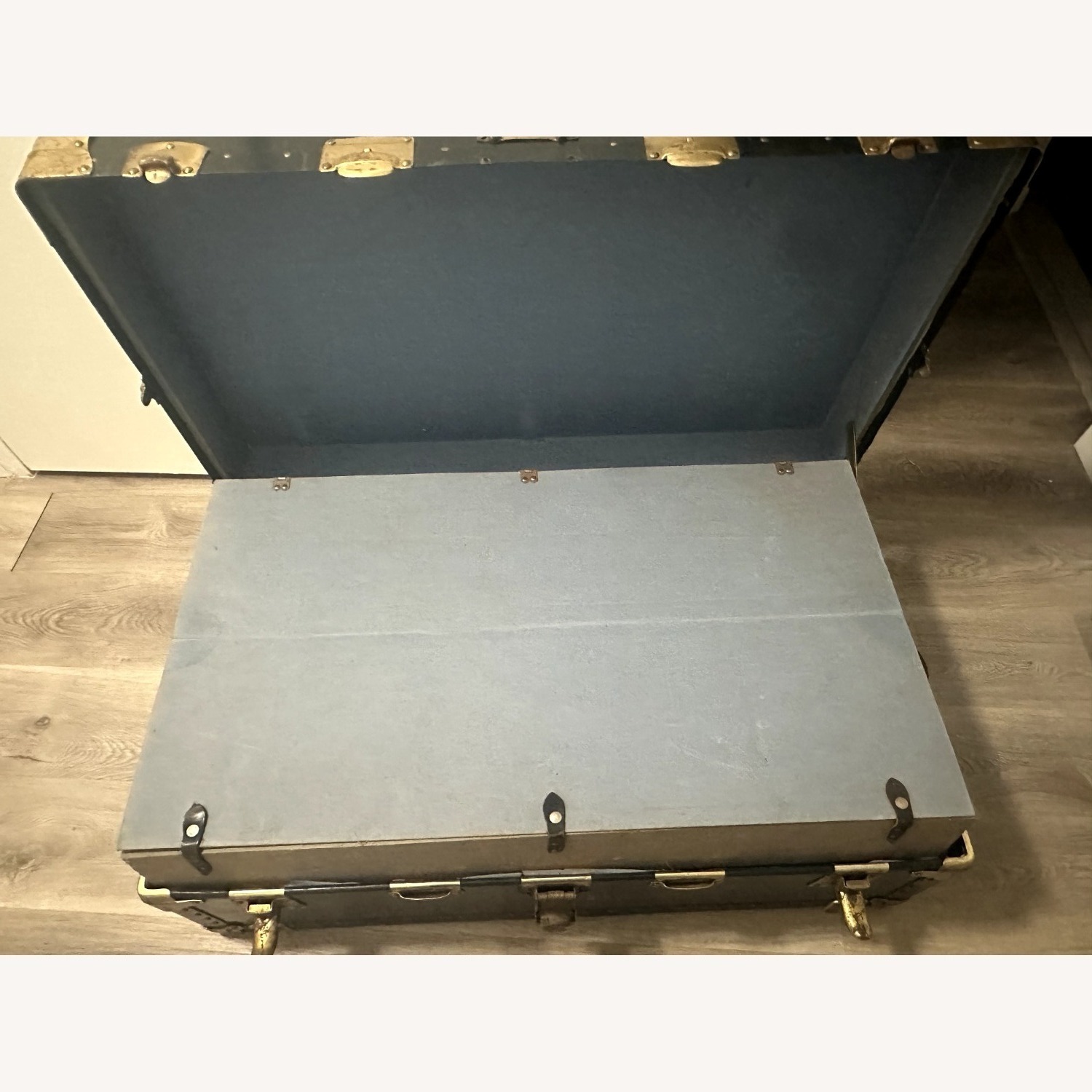Vintage Trunk - image-2