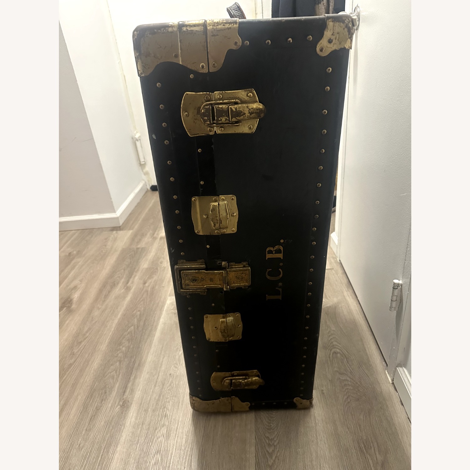 Vintage Trunk - image-3