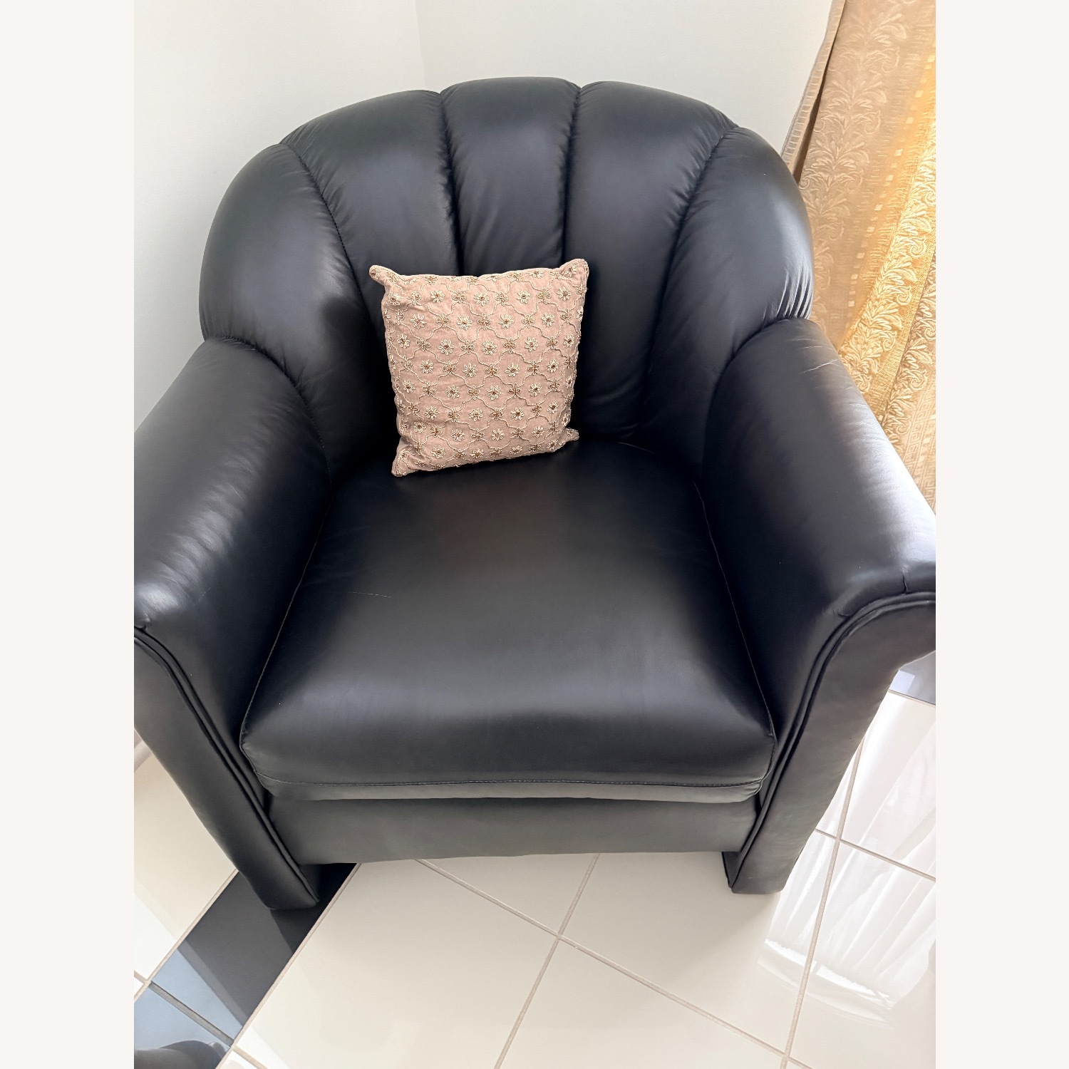 Elite Leather Company Black Leather Accent Chairs - image-0