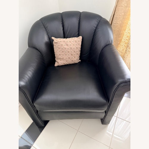 Used Elite Leather Company Black Leather Accent Chairs for sale on AptDeco