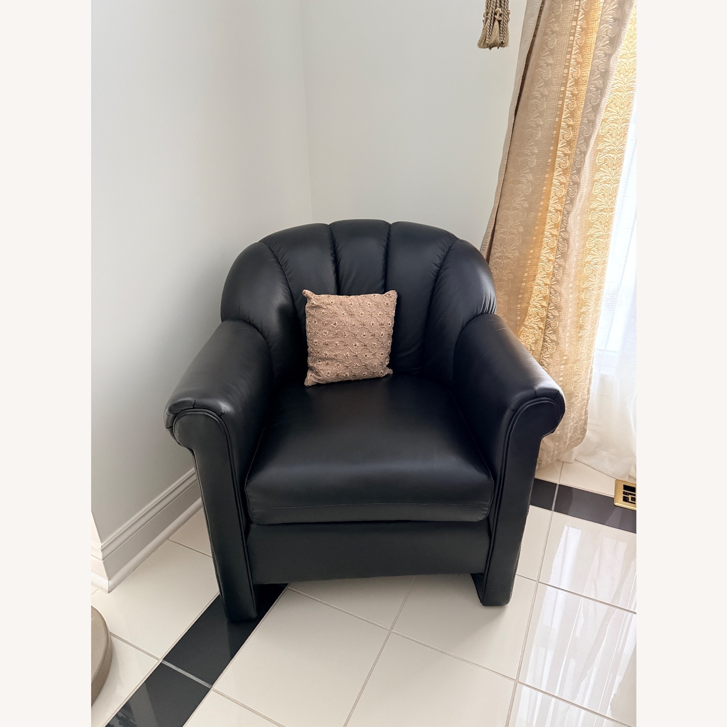 Elite Leather Company Black Leather Accent Chairs - image-1