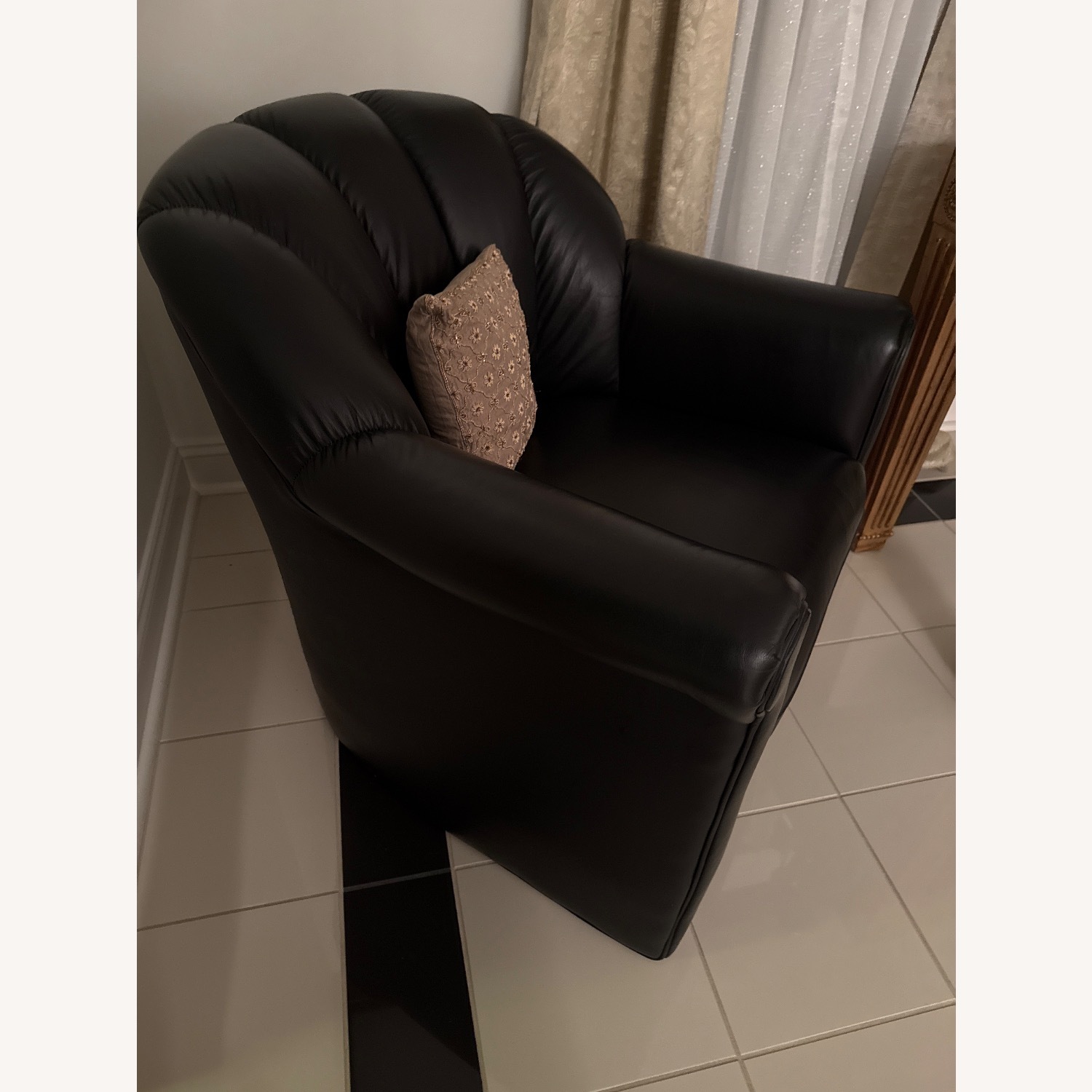 Elite Leather Company Black Leather Accent Chairs - image-2