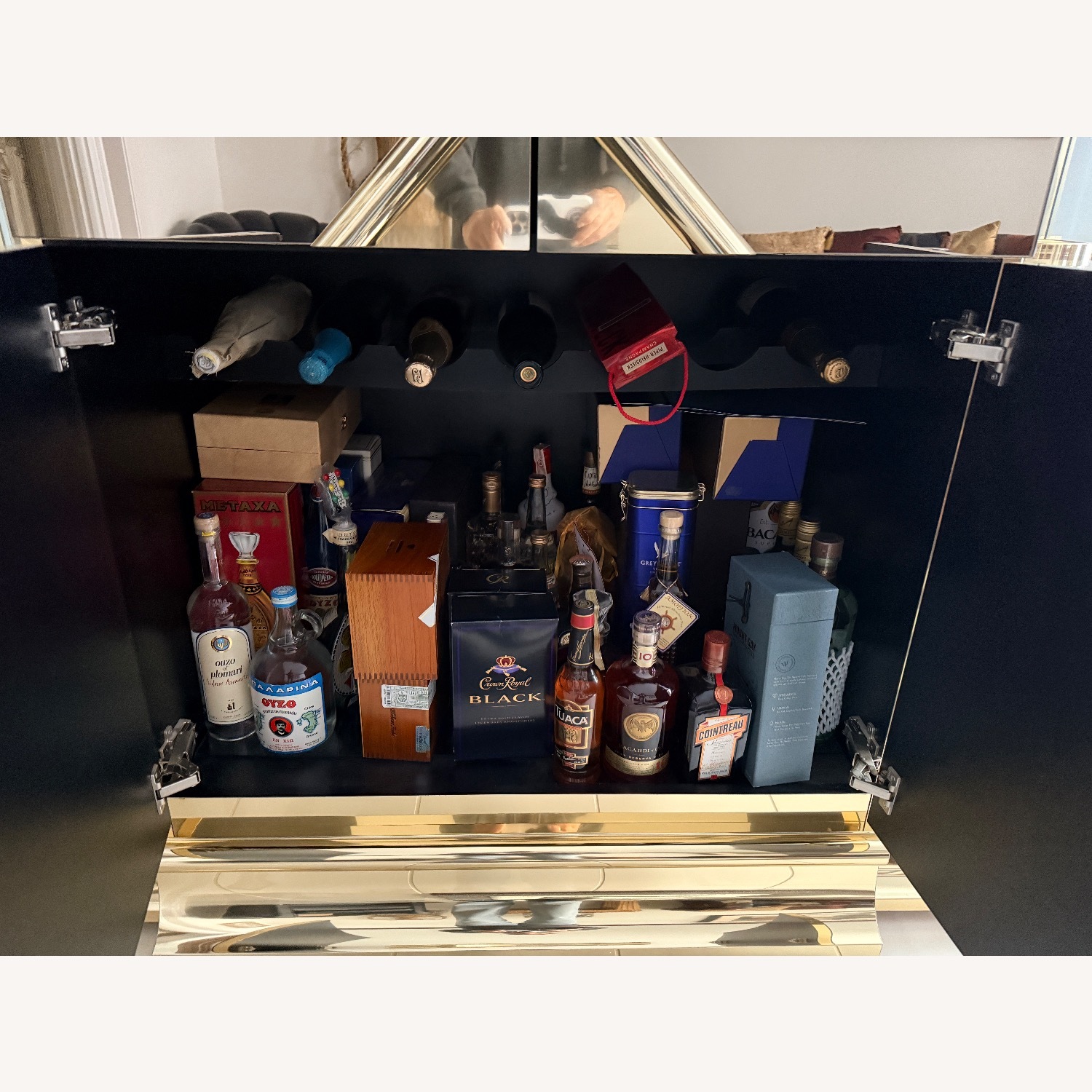 Elllo Wall Bar Unit - image-2