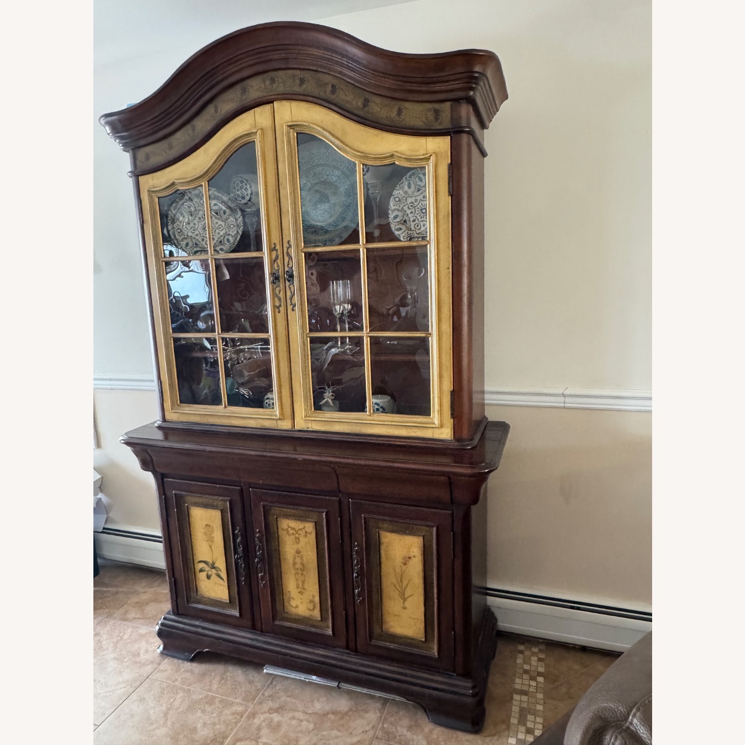 Hooker Furniture Corporation Dark Brown Sideboard - image-2