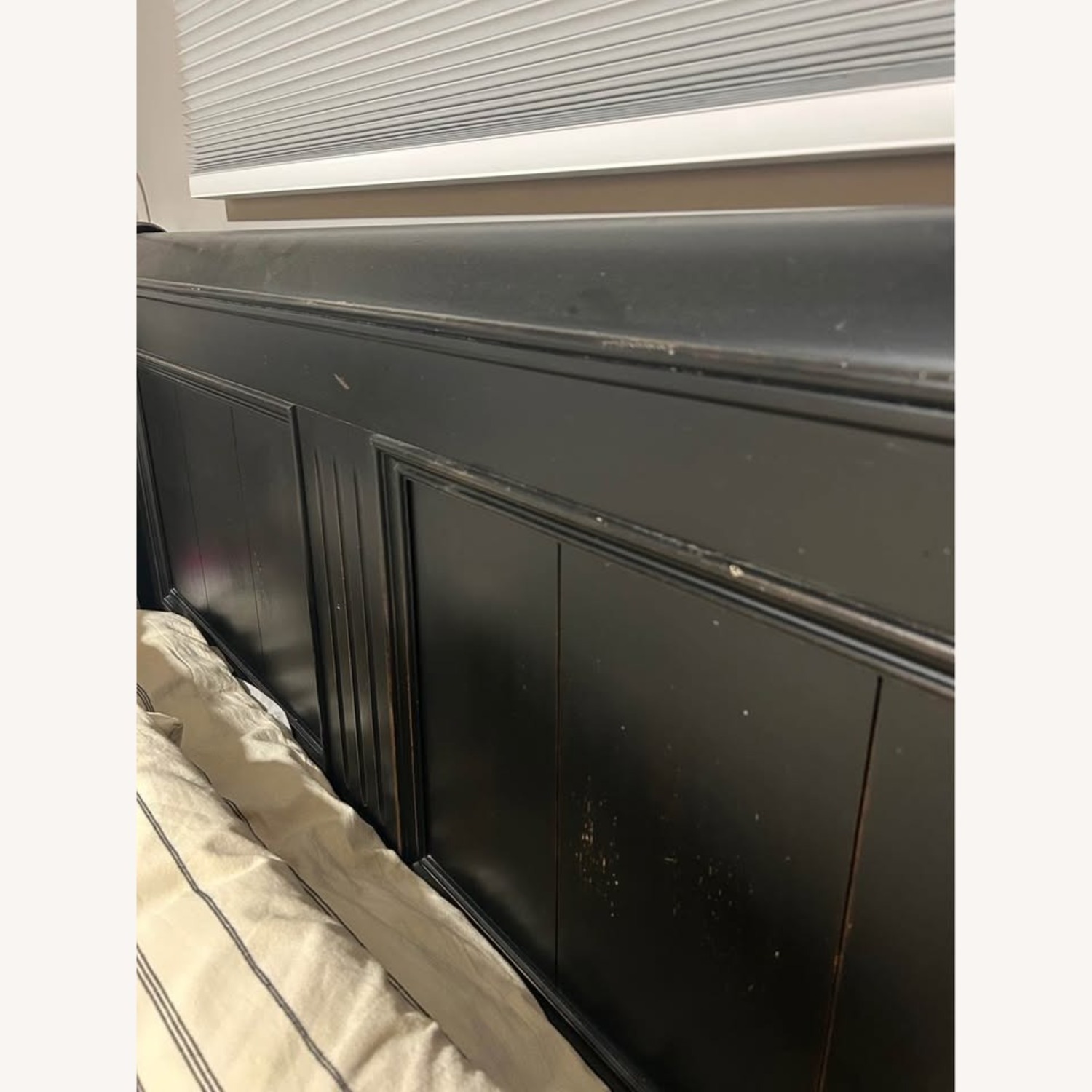 Ethan Allen New Country Black Wood Queen Robyn Bed - image-4