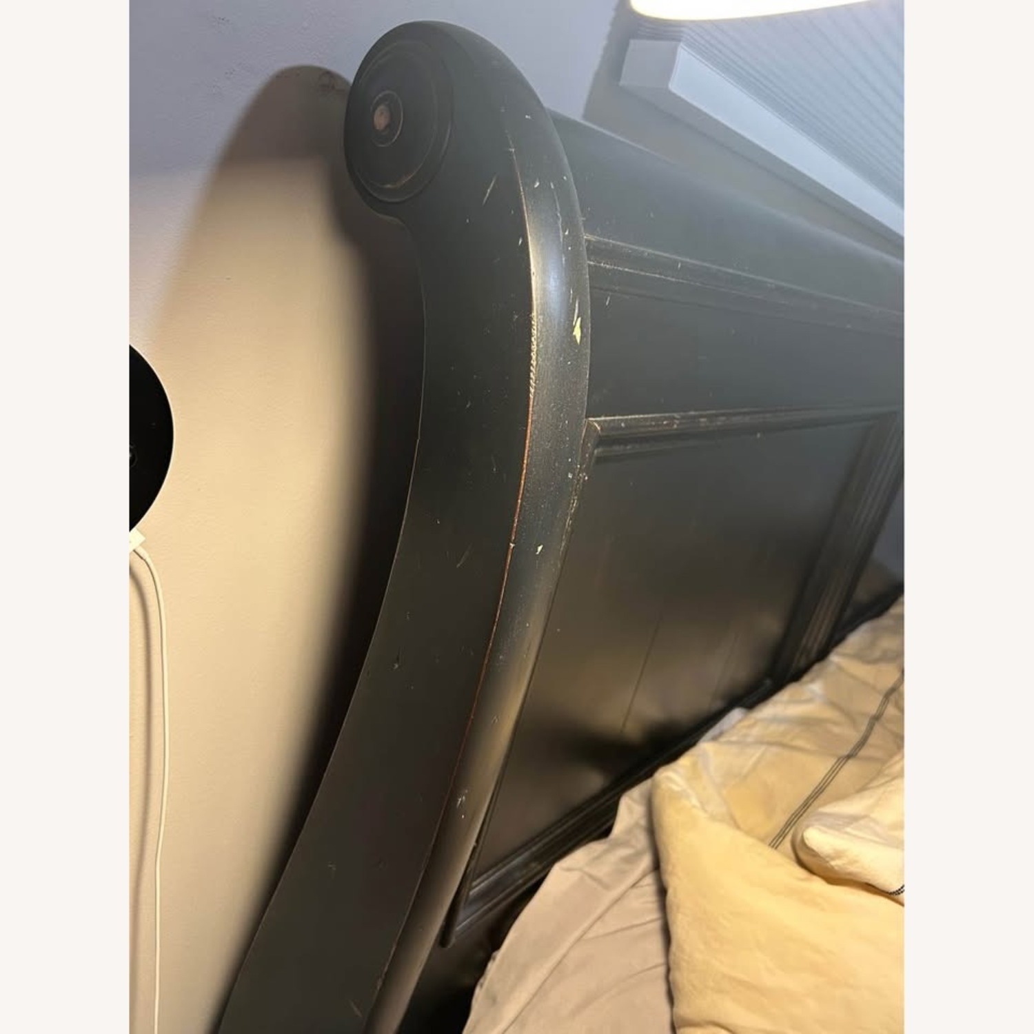 Ethan Allen New Country Black Wood Queen Robyn Bed - image-3