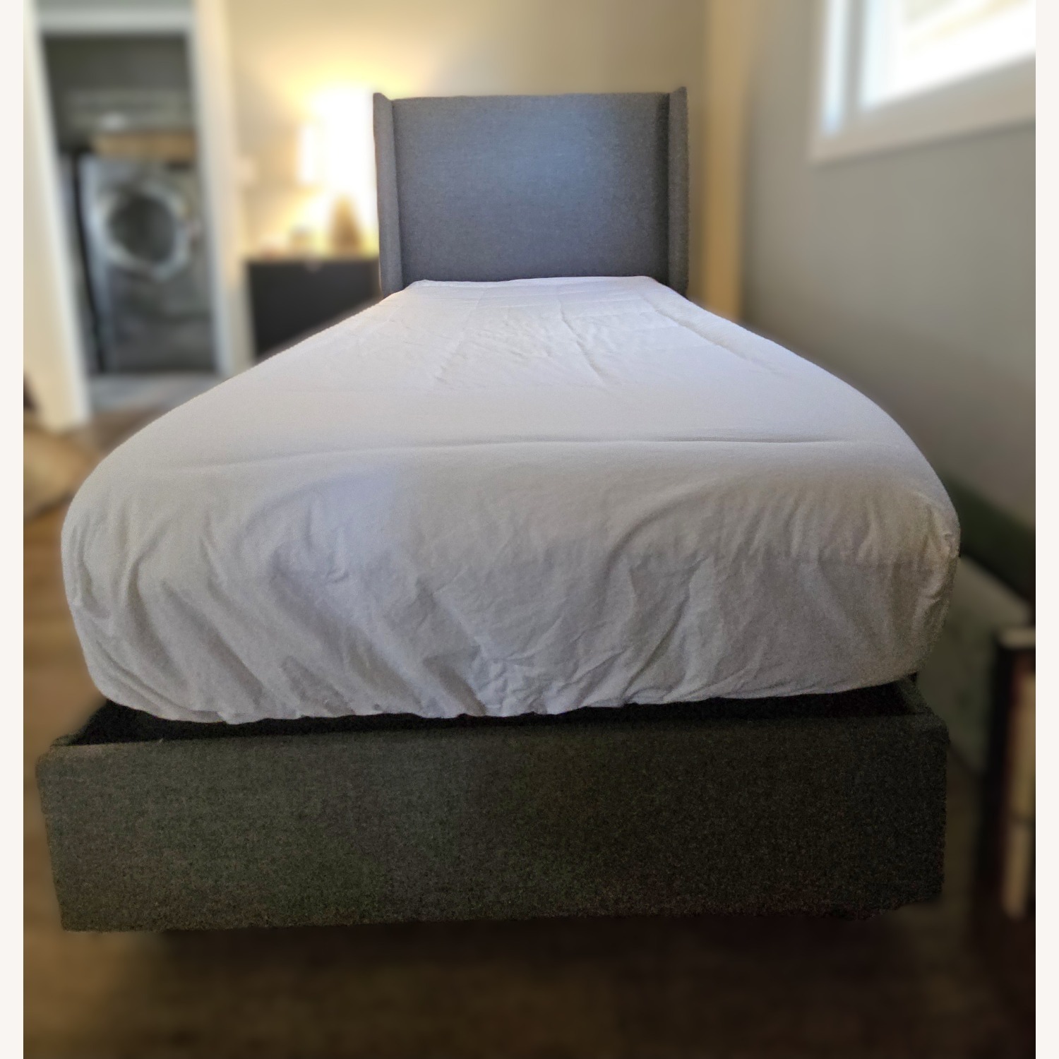 Skyline Furniture Tiffany Blue Fabric Twin Bed - image-7