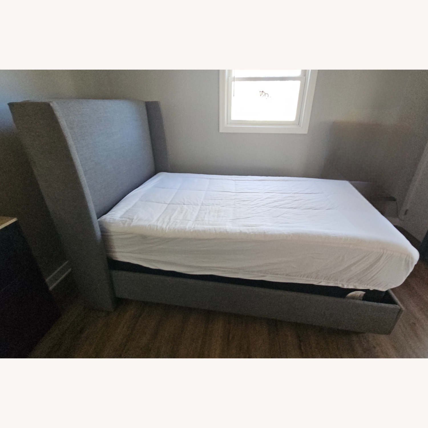 Skyline Furniture Tiffany Blue Fabric Twin Bed - image-5