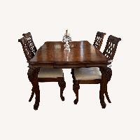 Robb & Stucky Interiors Dining Table