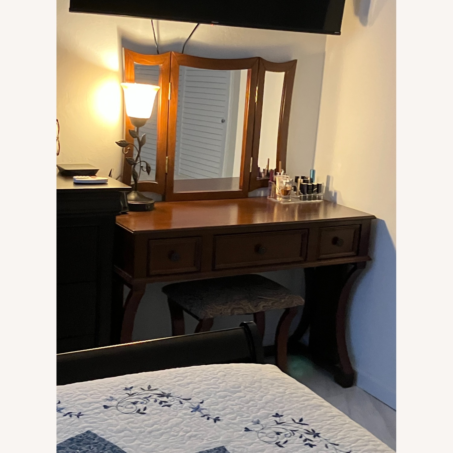 City Furniture Dresser - image-3