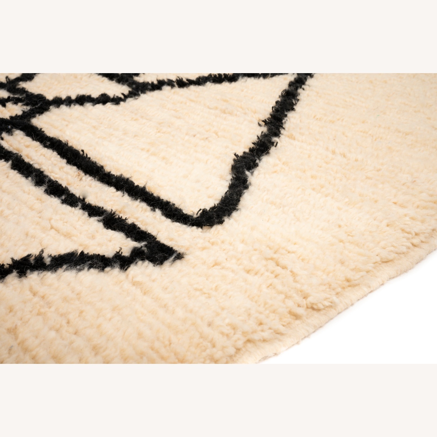 Contemporary Moroccan Rug 7' x 10'3 - image-2