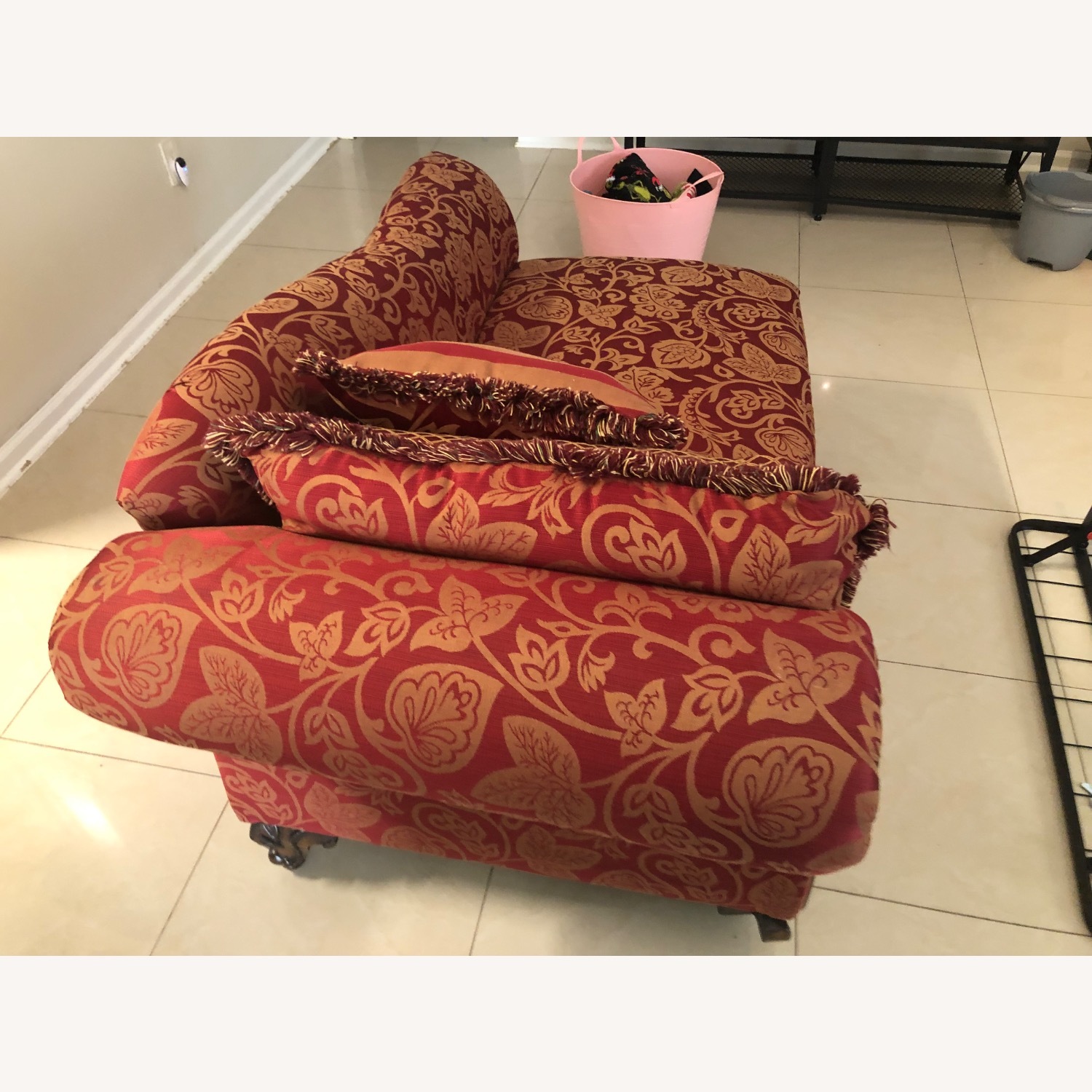 Contemporary Chaise Lounge - image-3