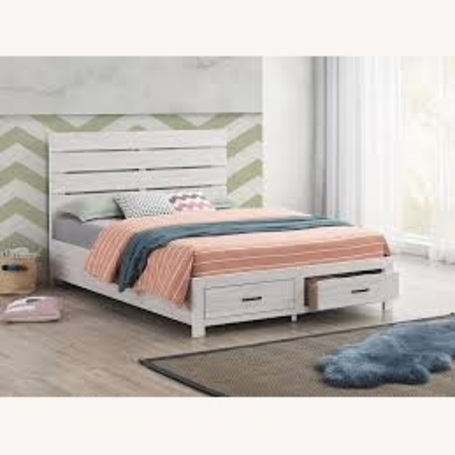 Coaster Fine Furniture White Wood Queen Bed - image-4