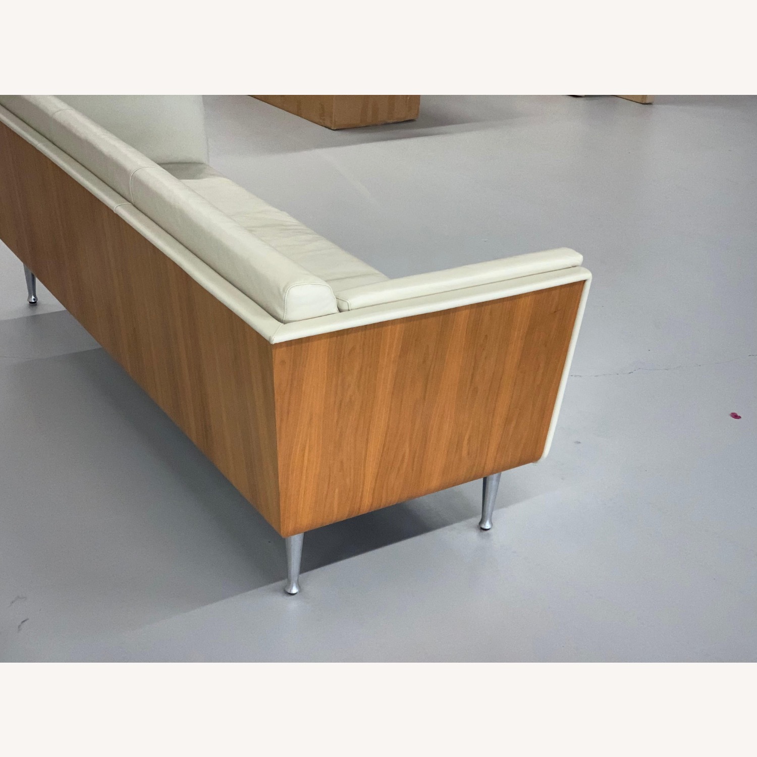  Herman Miller Goetz Sofa - image-3