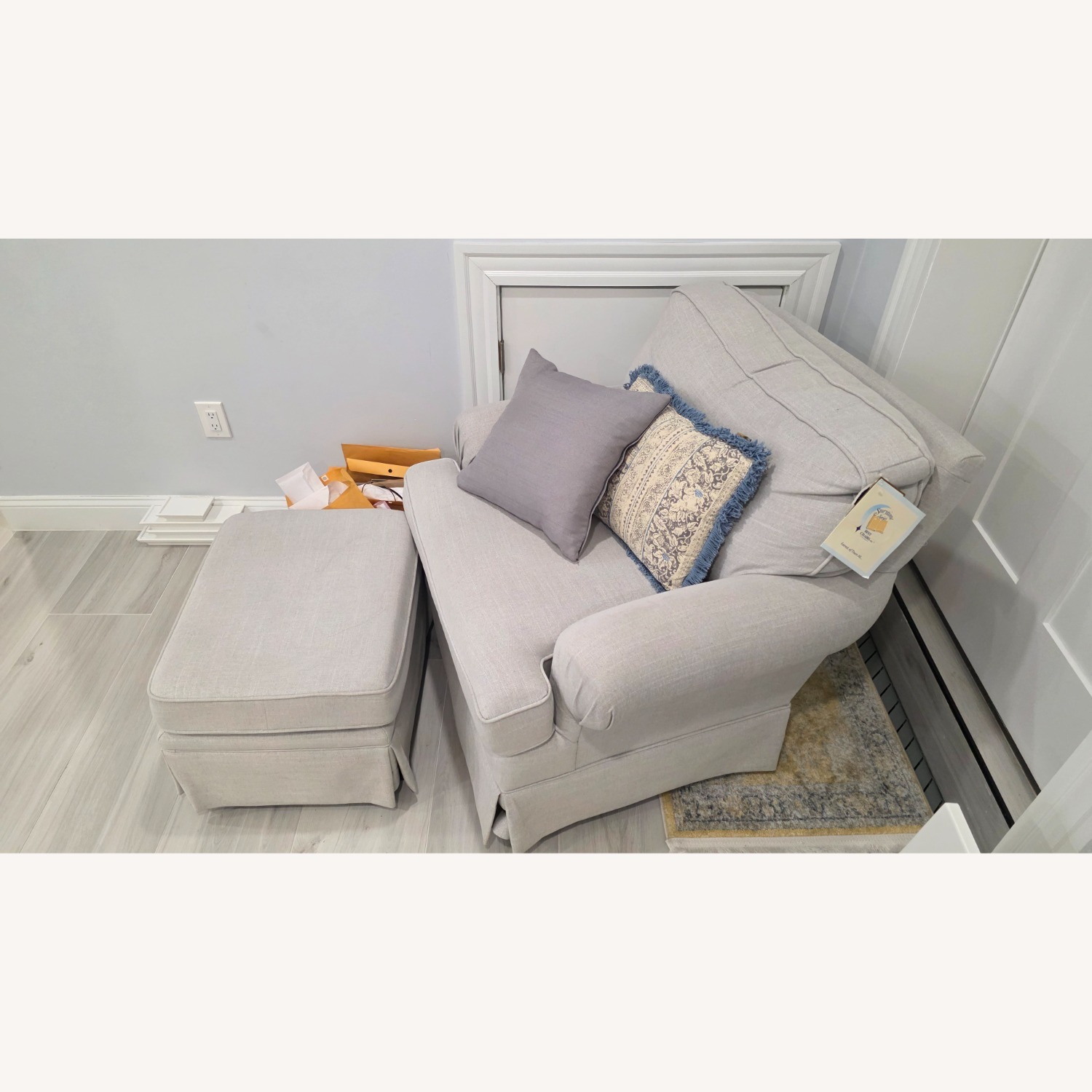 Natural Fabric Nursing Chair - image-3