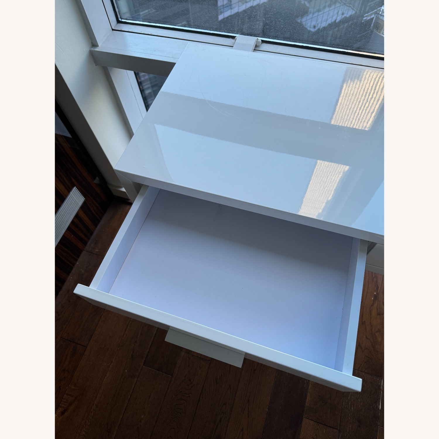Modern White Lacquer Desk - image-5