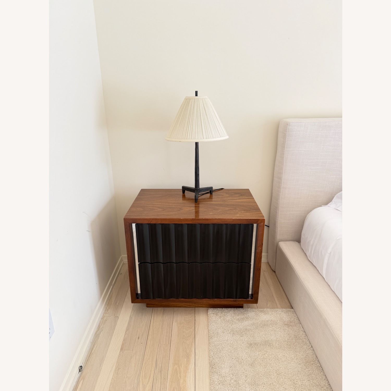 Vintage/Antique Nightstands - image-0