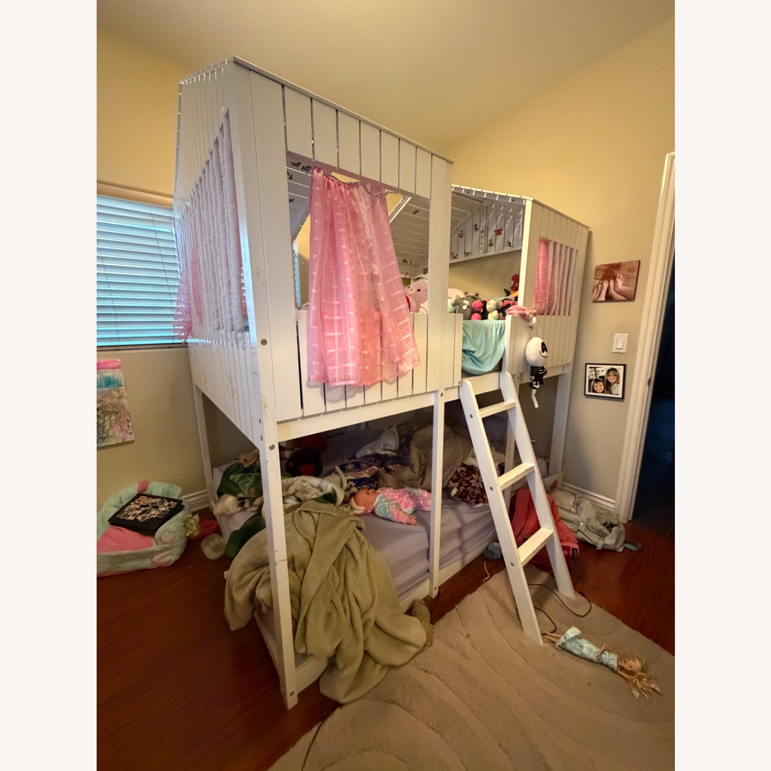 White Wood Twin Bed - image-1