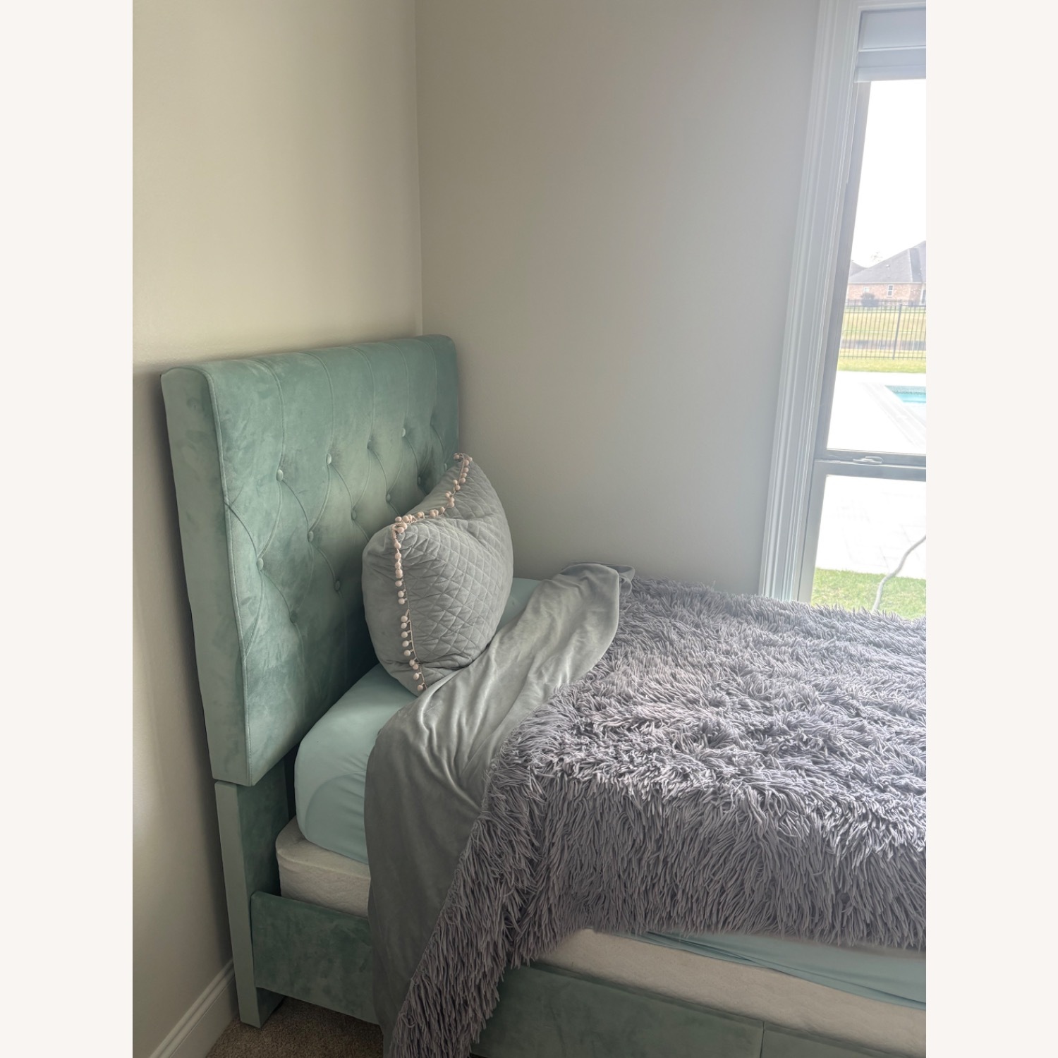 Green Velvet Twin Bed - image-2
