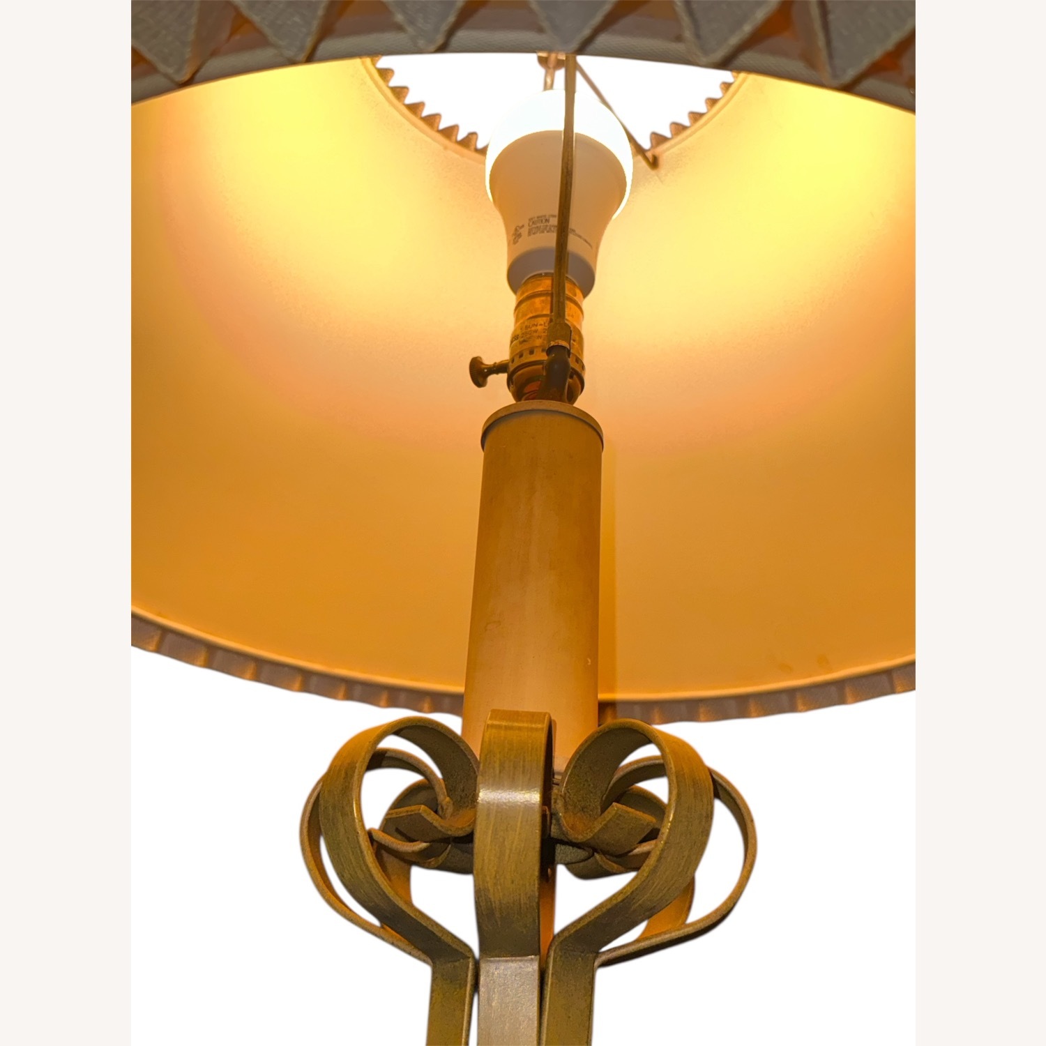 Vintage/Antique Natural Wood Table Lamp - image-10