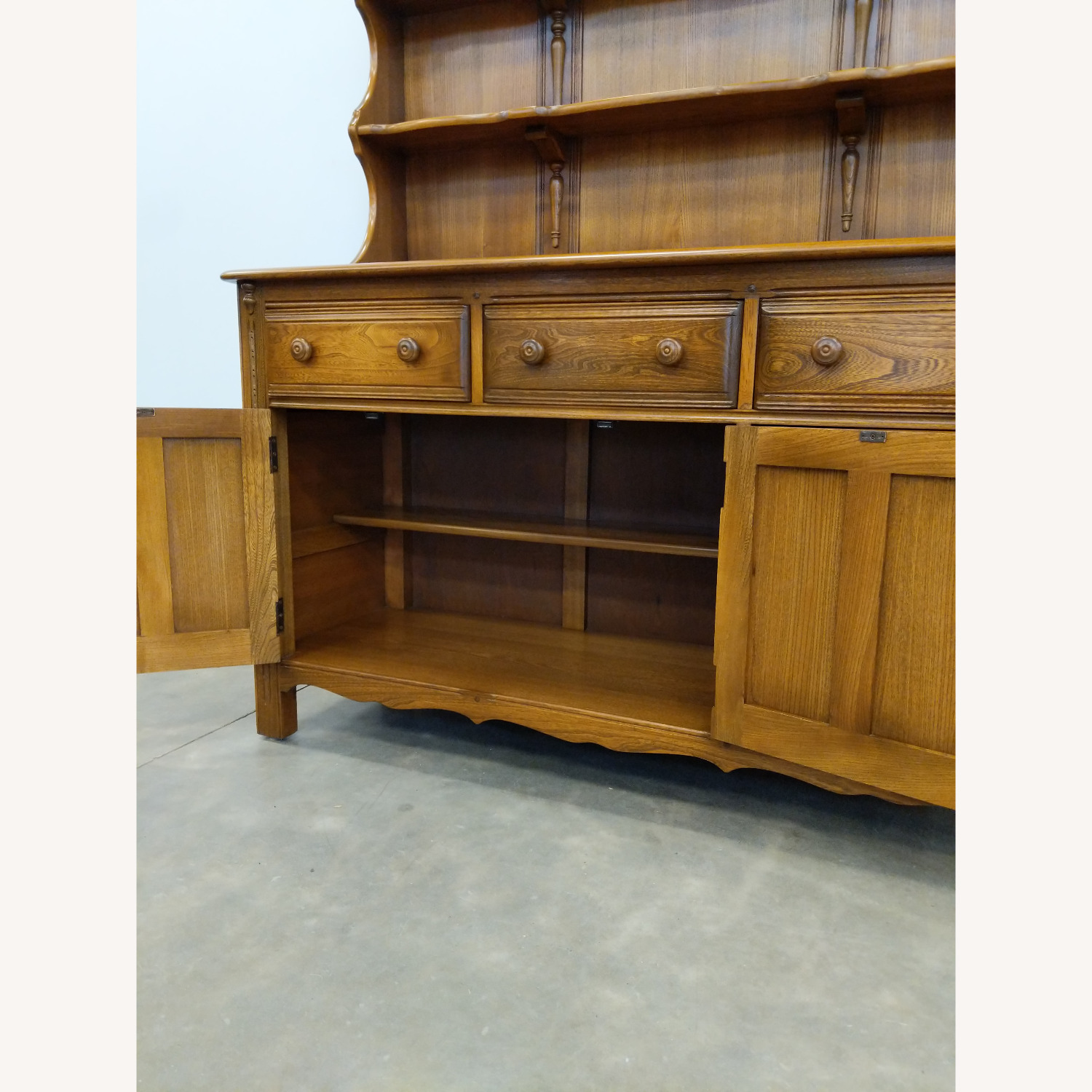 Vintage Sideboard / Hutch by Ercol - image-4