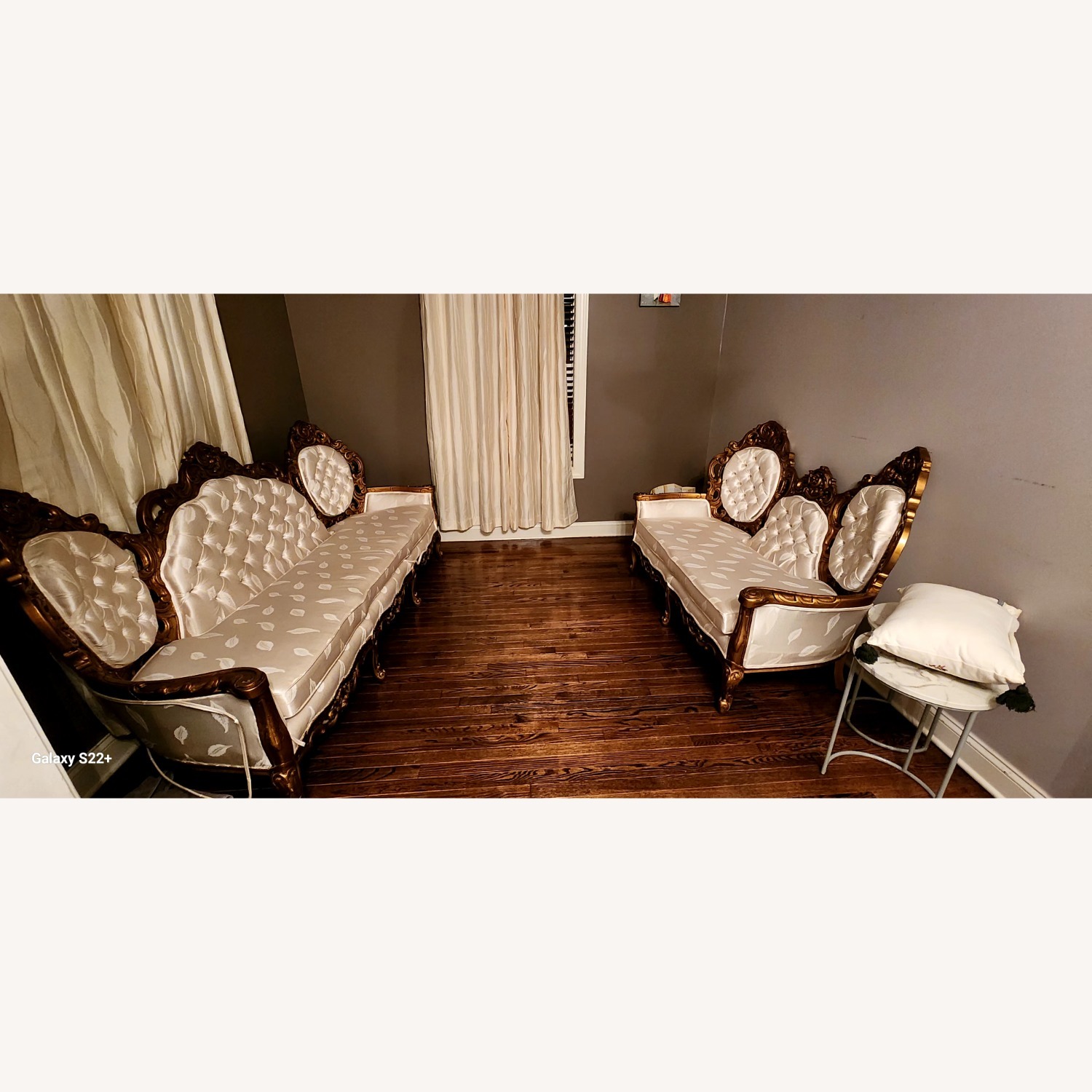 Vintage/Antique White Fabric 3+ Seater Sofa - image-1