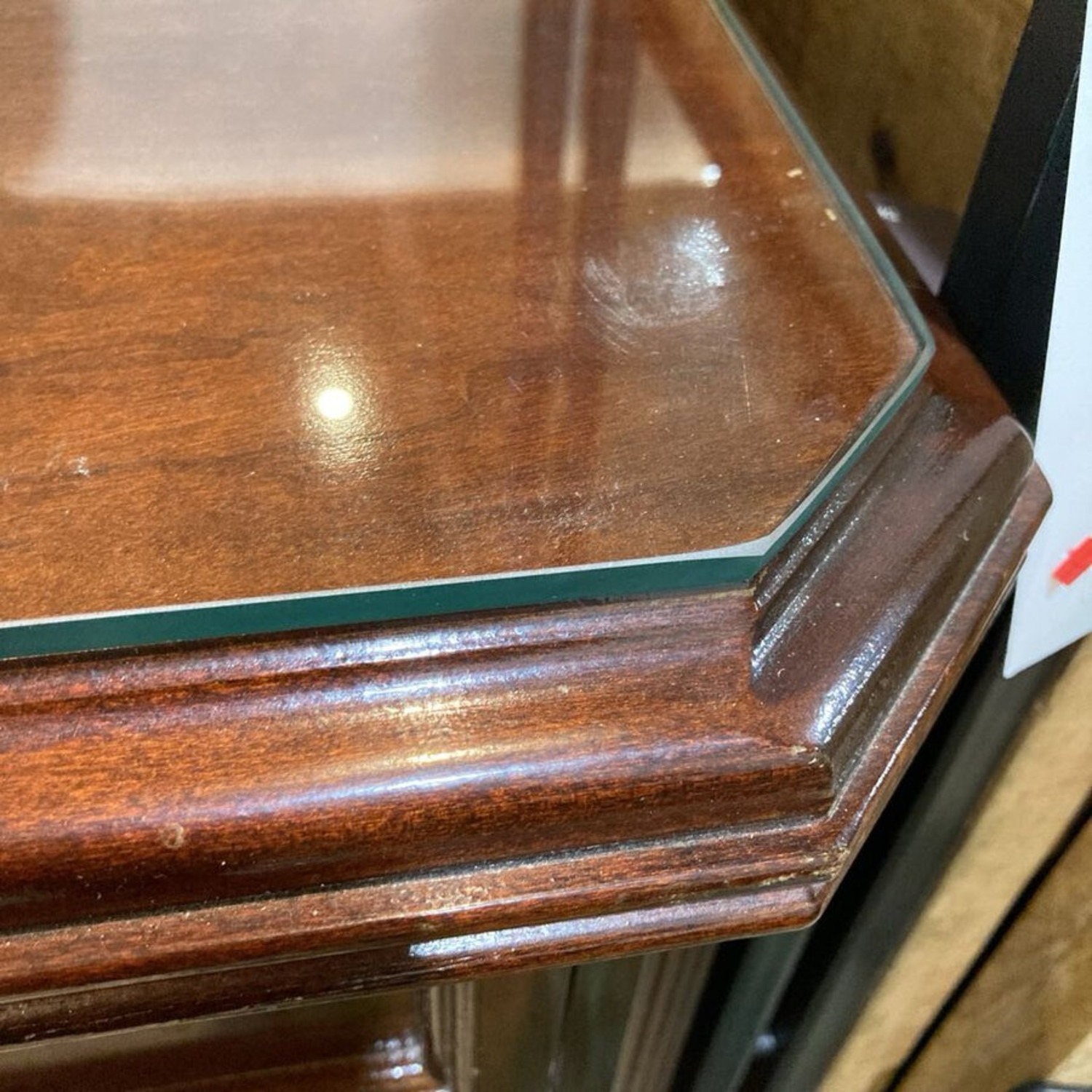 Bassett Solid Wood 10-Drawer w/ Glass Top Dresser - image-10