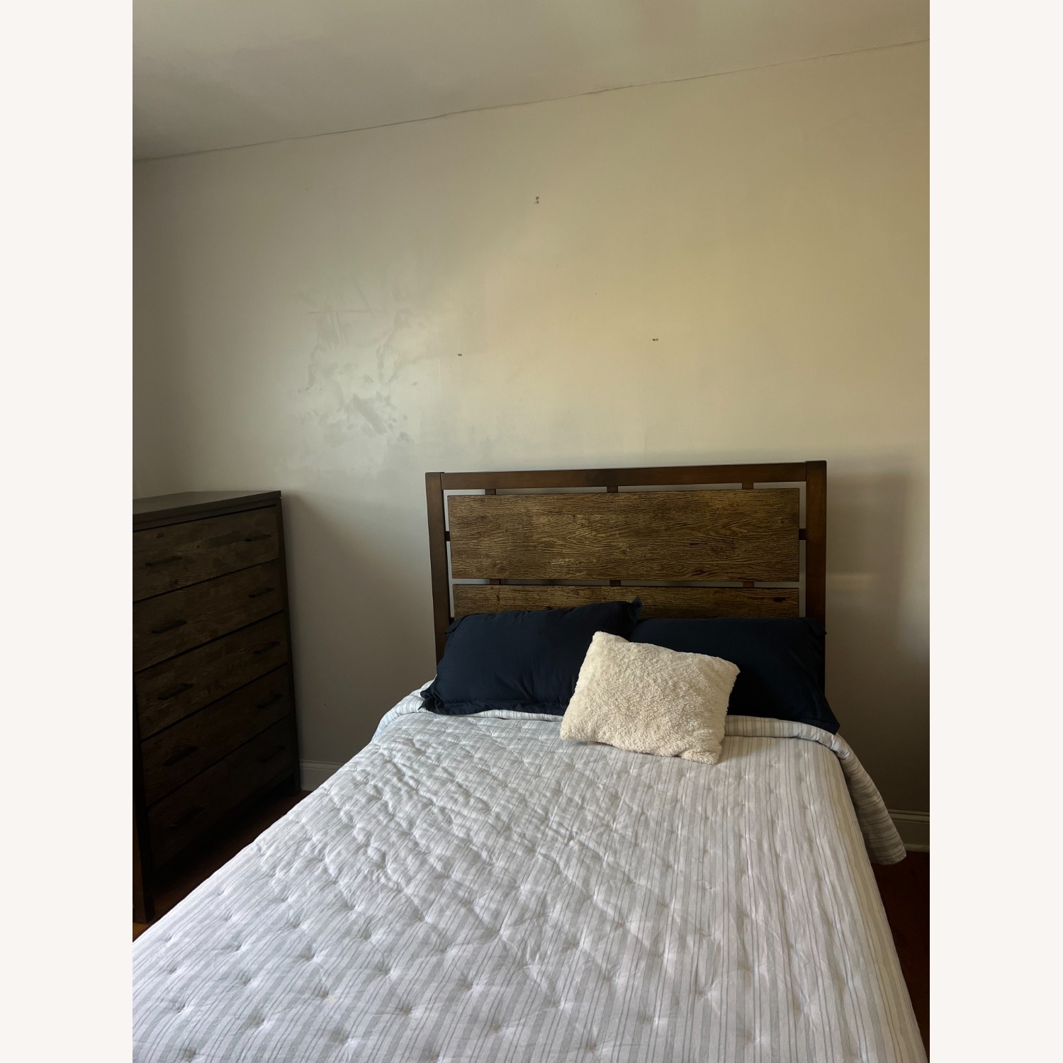 Raymour & Flanigan Dark Brown Wood Full Bed - image-2