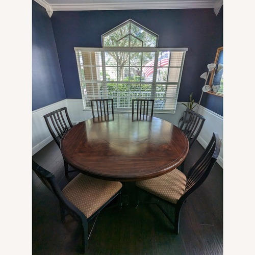 Used Thomasville Furniture Industries Dining Set for sale on AptDeco