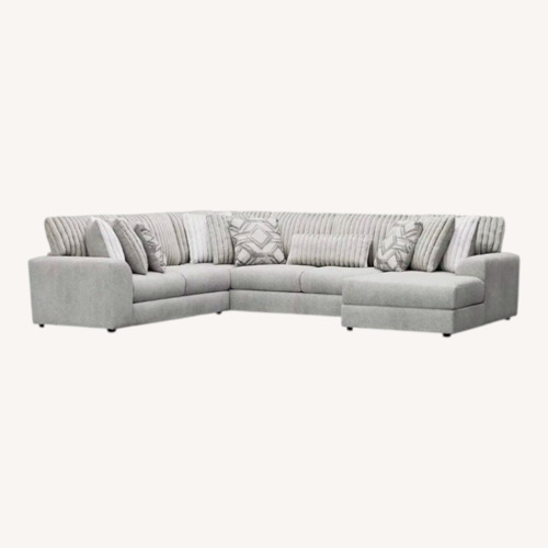 Used Rooms To Go  Light Gray Fabric 3+ Piece Sectional for sale on AptDeco
