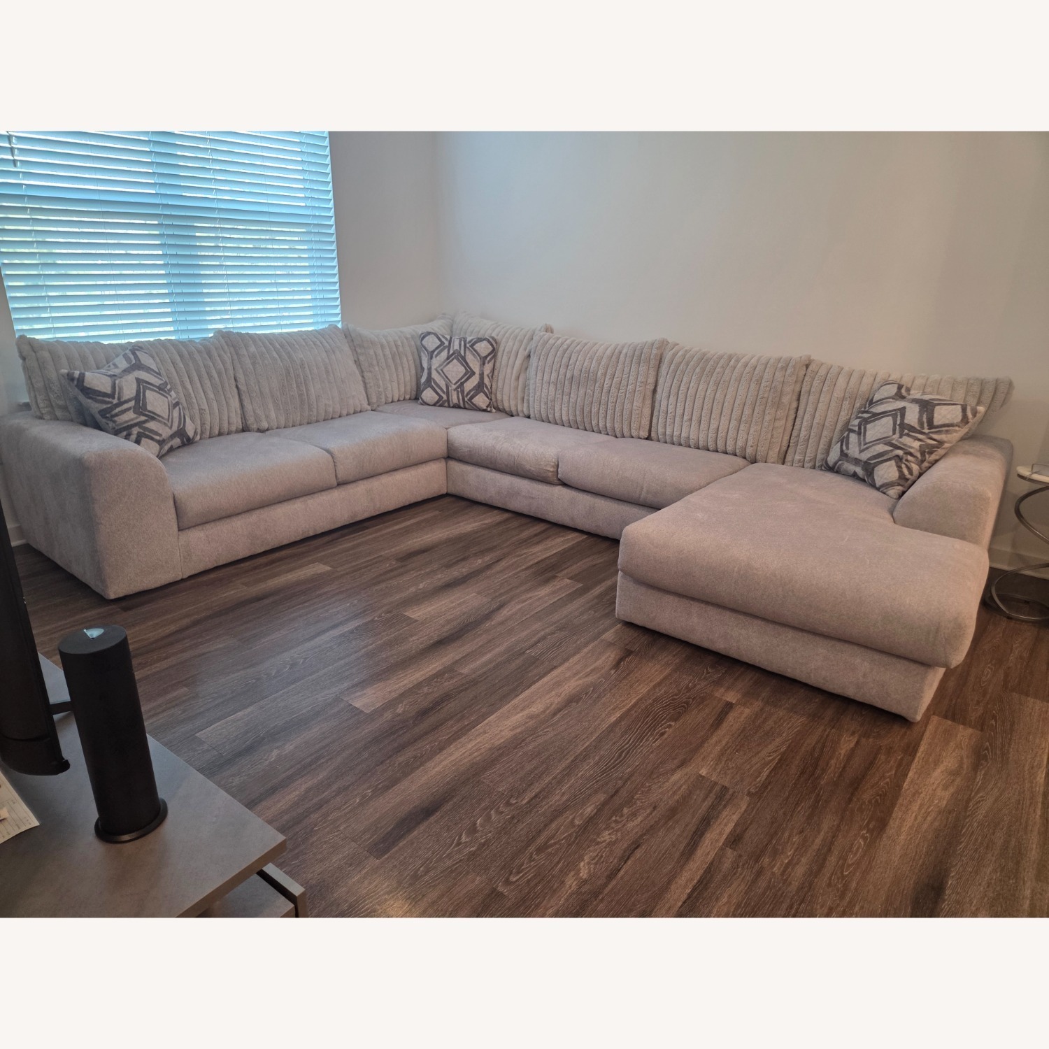 Rooms To Go  Light Gray Fabric 3+ Piece Sectional - image-9