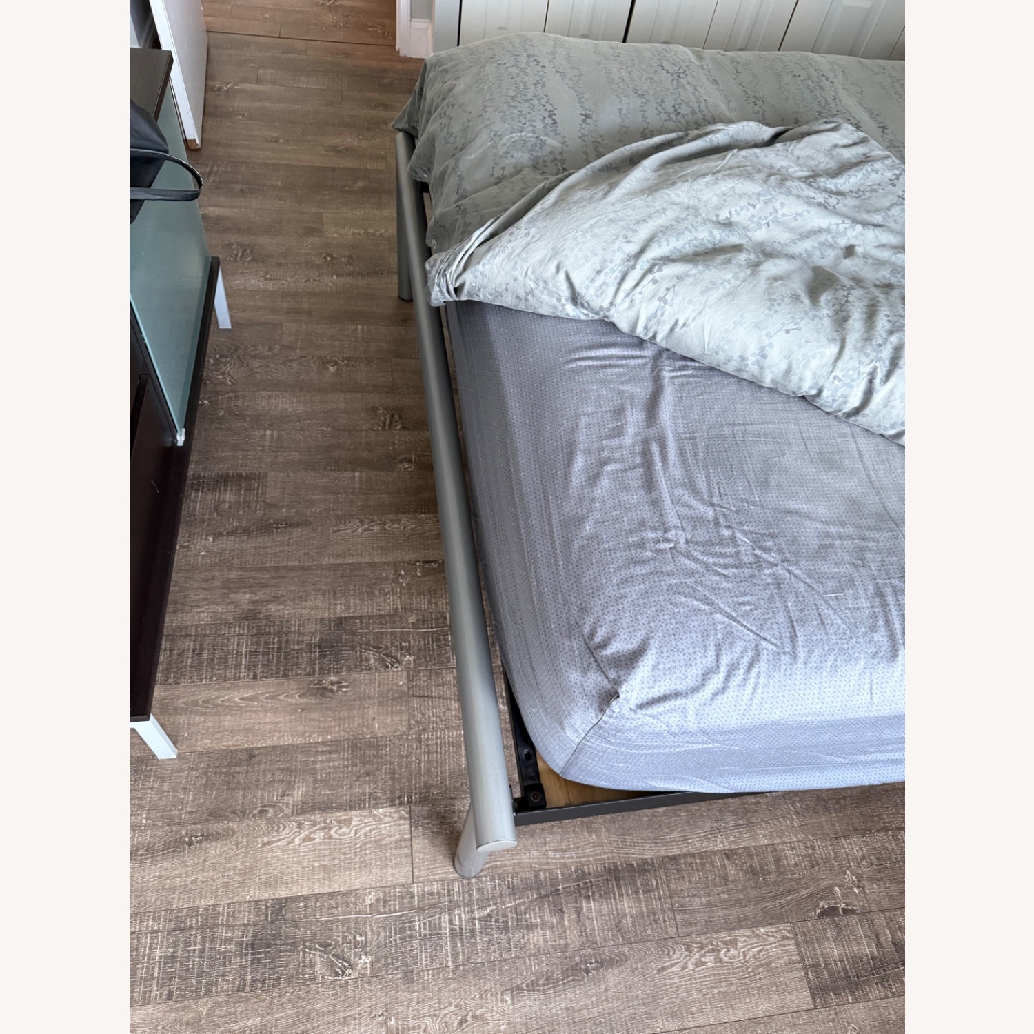 Light Gray Metal Queen Bed - image-6
