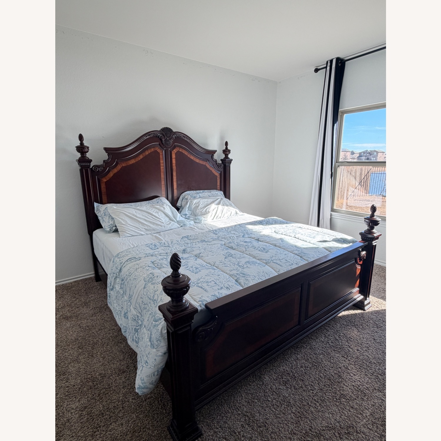 Rooms To Go Cortinella Wood King Bed - image-3