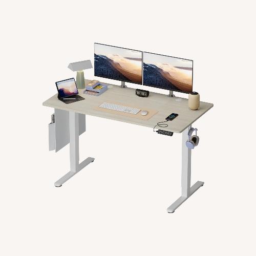 Used Seilles 55.1" W Height Adjustable Standing Desk for sale on AptDeco