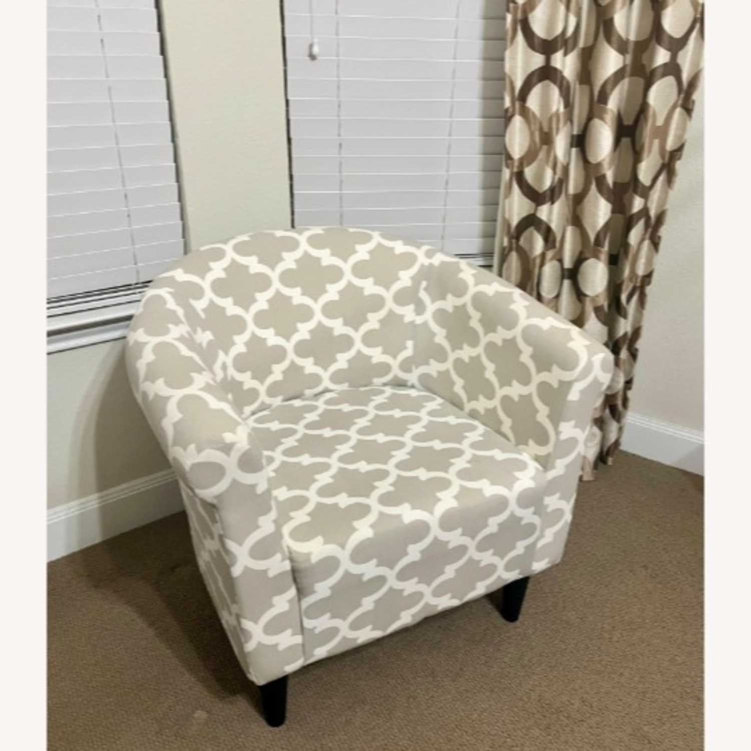 Mainstays Light Gray Fabric Accent Chair - image-2