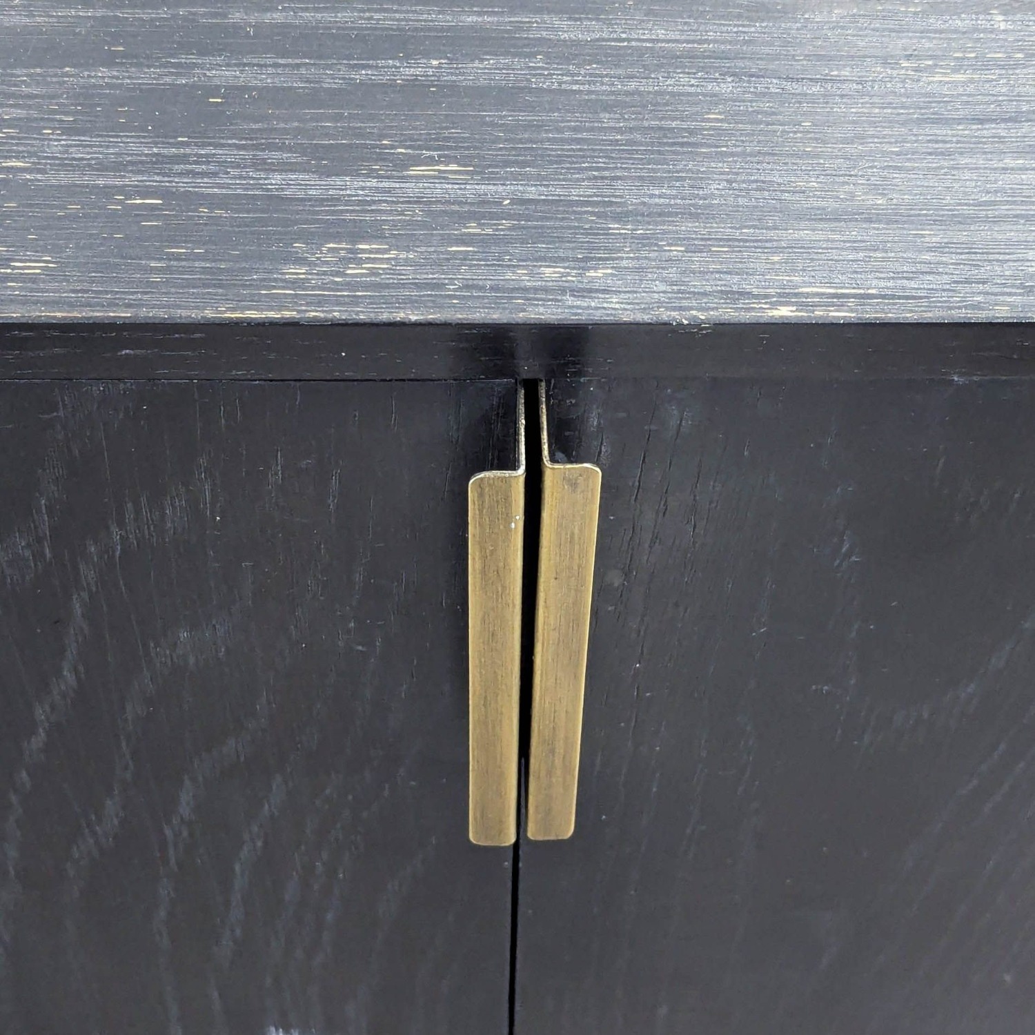 Article Bar Cabinet on Metal Base - image-7