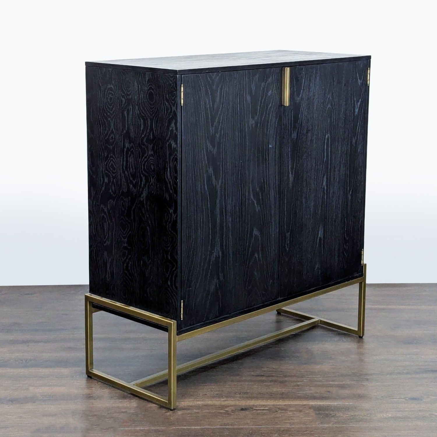 Article Bar Cabinet on Metal Base - image-3