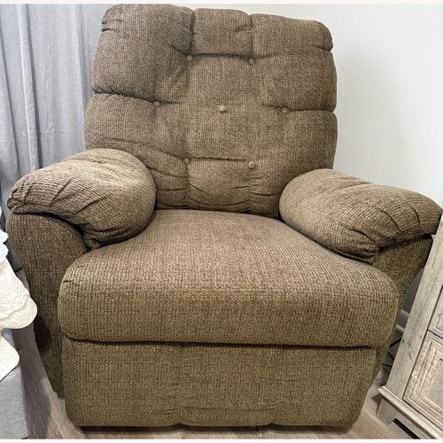 Used Lane Furniture Green Fabric Recliner for sale on AptDeco