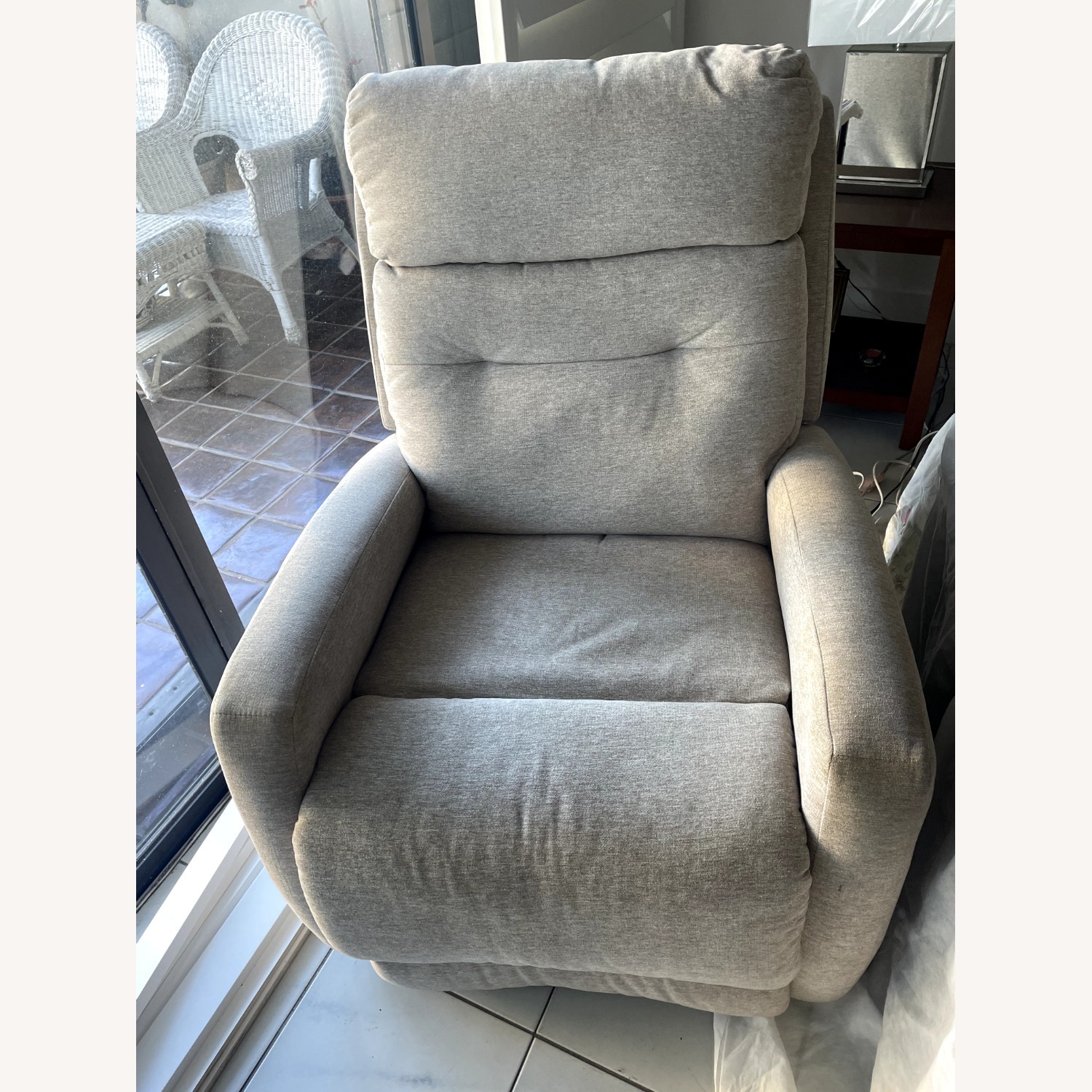 Power Recliner - image-1