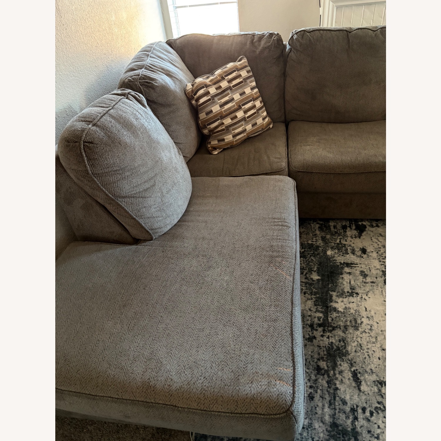 Ashley Furniture O'Phannon 2-Piece Sectional with Chaise - image-4