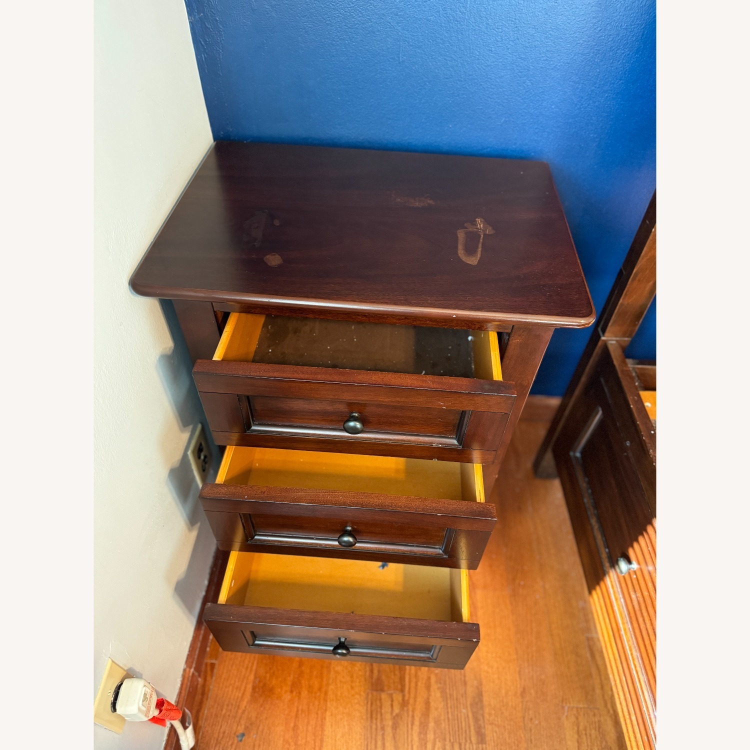 Keystone 3 Drawer Mahogany Nightstand - image-3