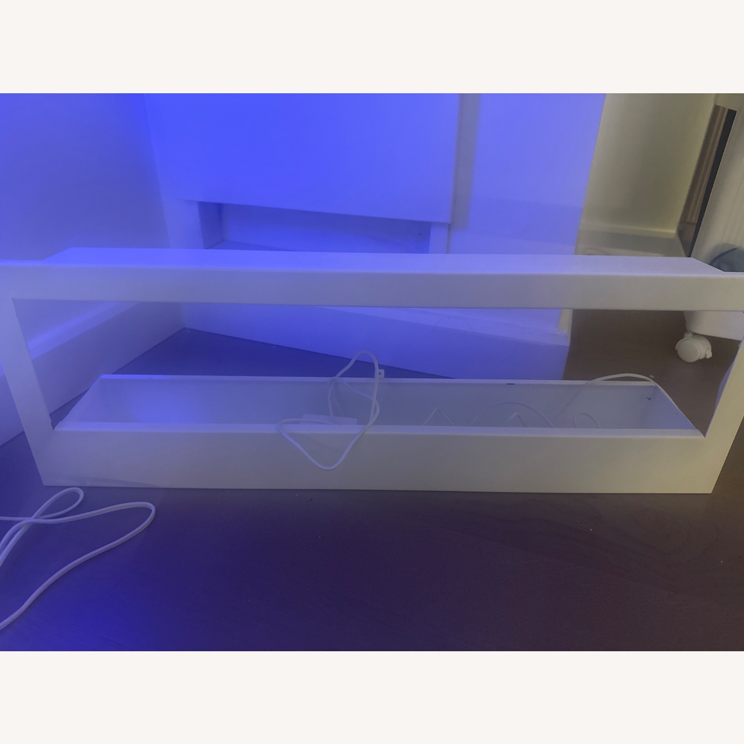 White Metal Plant Growlight Frame - image-1