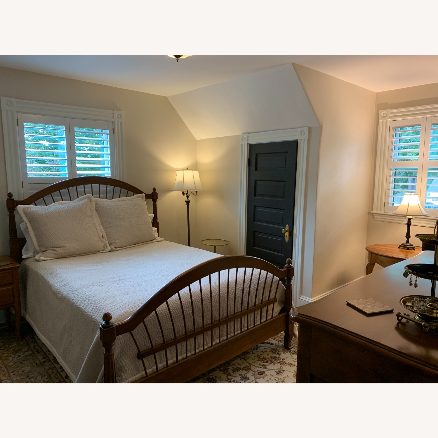 Ethan Allen Queen Wheatback Bed  - image-2