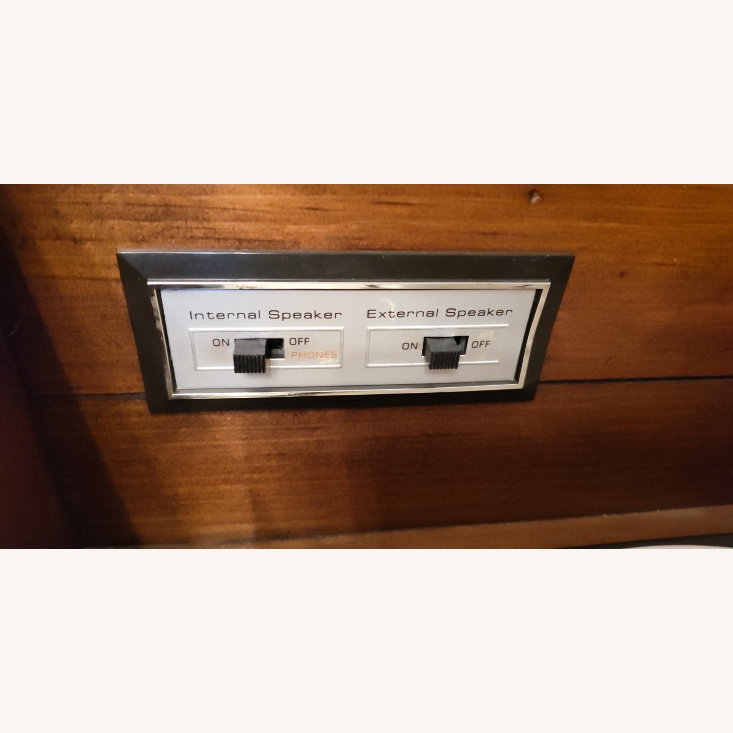 Vintage Zenith Stereo Console Mahogany  - image-4