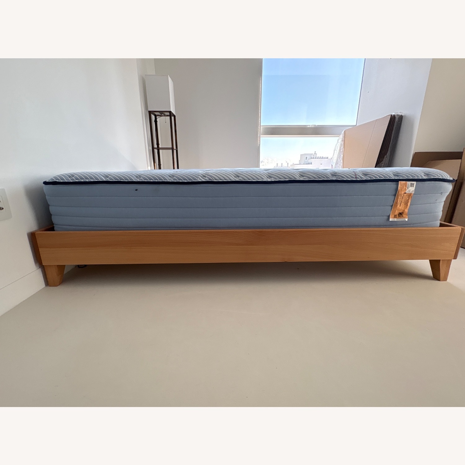 Avocado Solid Natural Wood Queen Sized Base - image-4