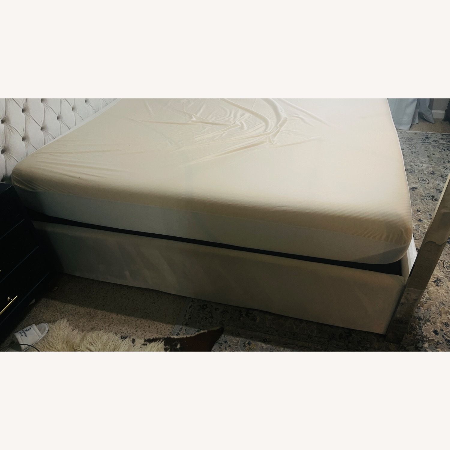 White Metal King Bed - image-6